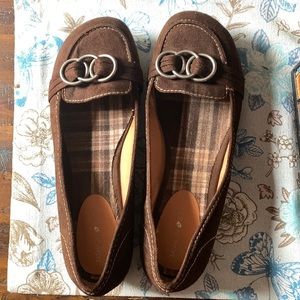 Women’s size 10 brown ballet flats with plaid lining